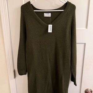 Old Navy Women's V-Neck Sweater in Olive